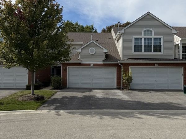 756 Old Checker Road , Buffalo Grove, IL 60089