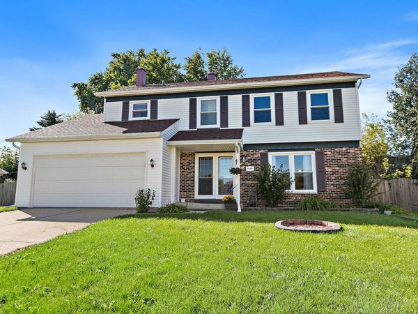 14 Woodridge Lane , Streamwood, IL 60107