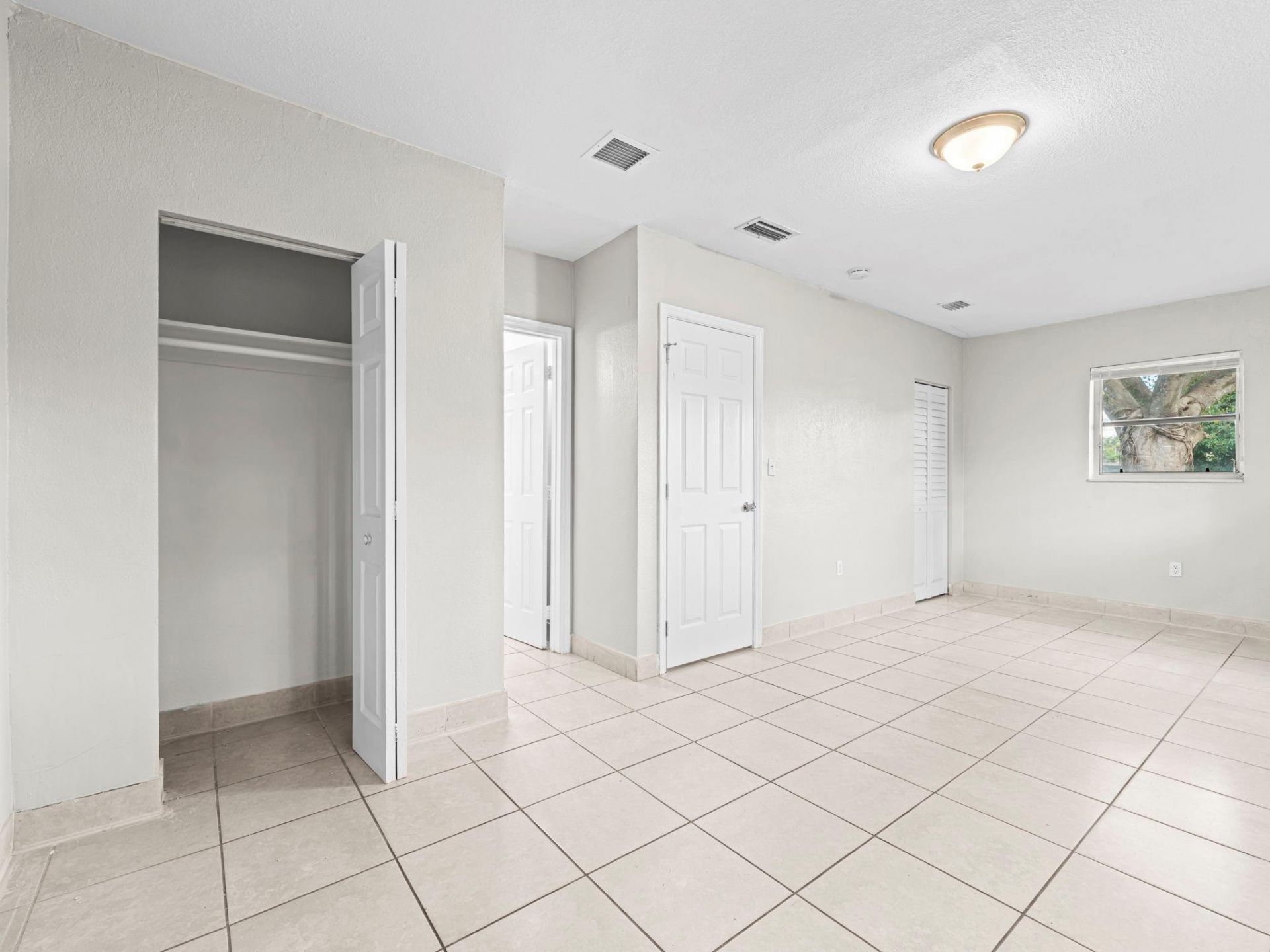 21200 NE 12th Court, Miami, FL 33179 Photo