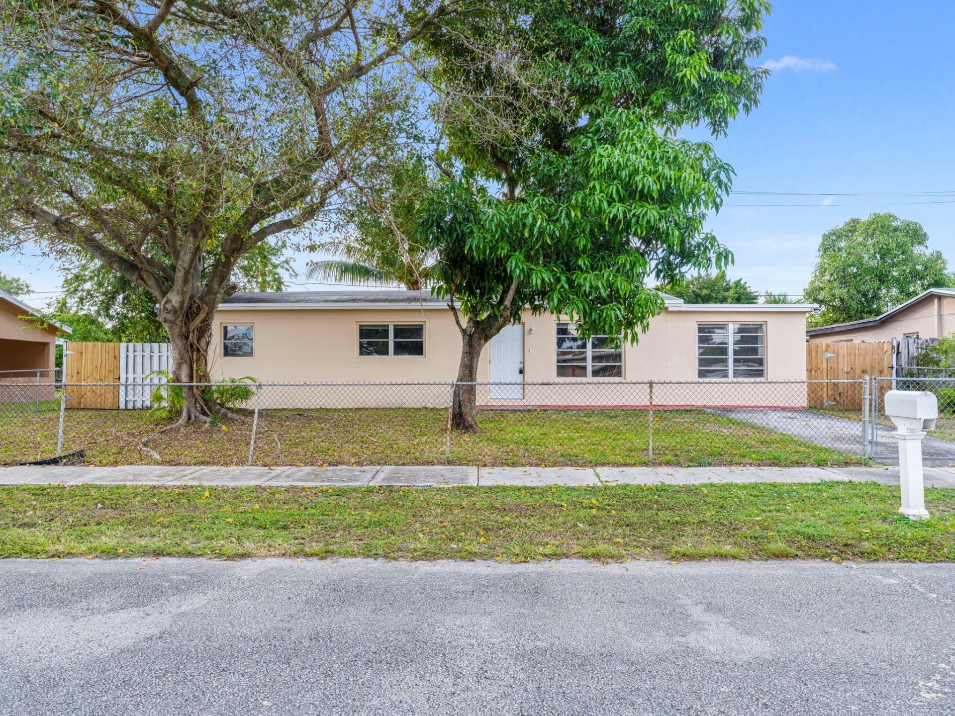 21200 NE 12th Court, Miami, FL 33179 Photo