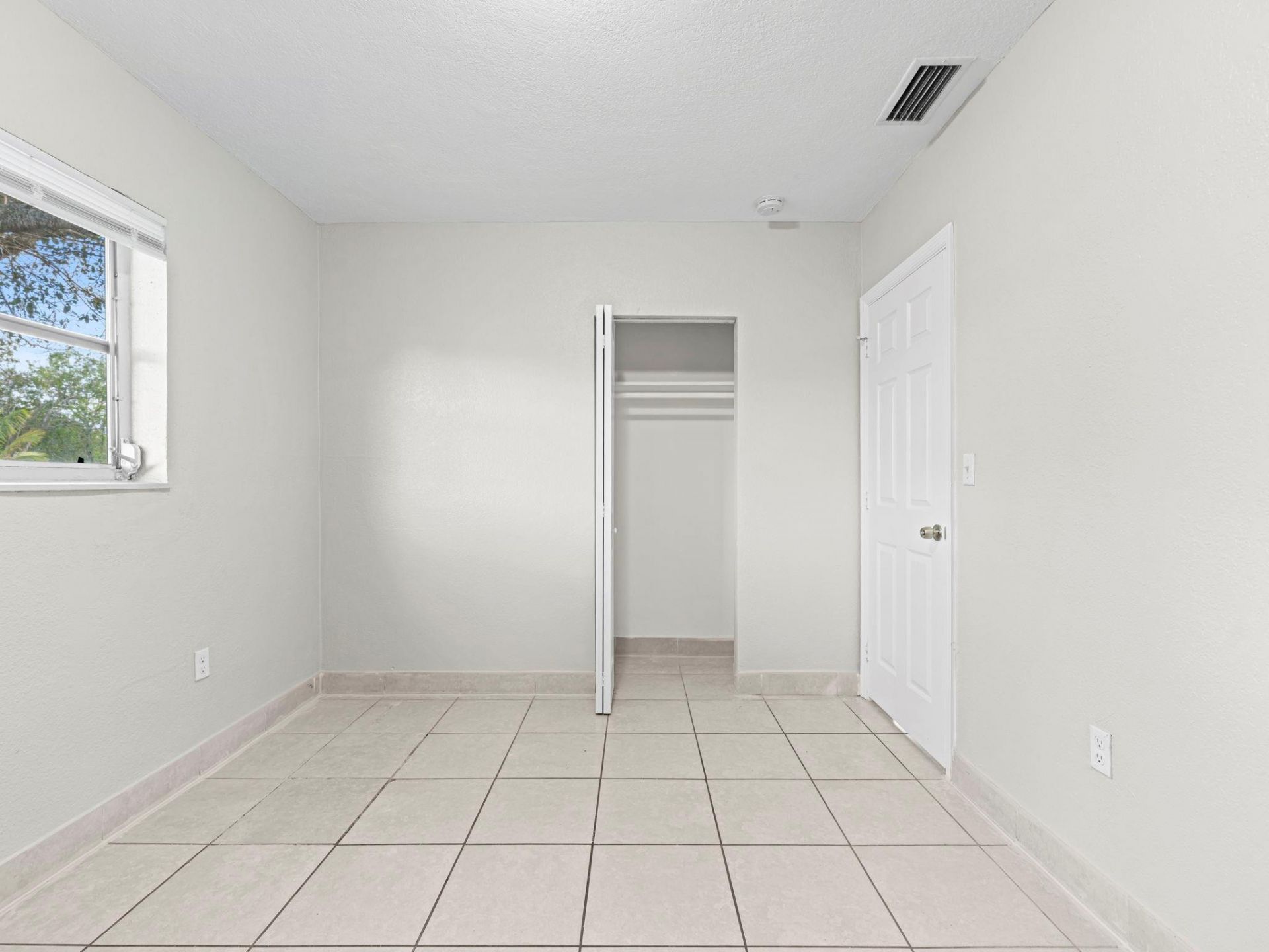 21200 NE 12th Court, Miami, FL 33179 Photo