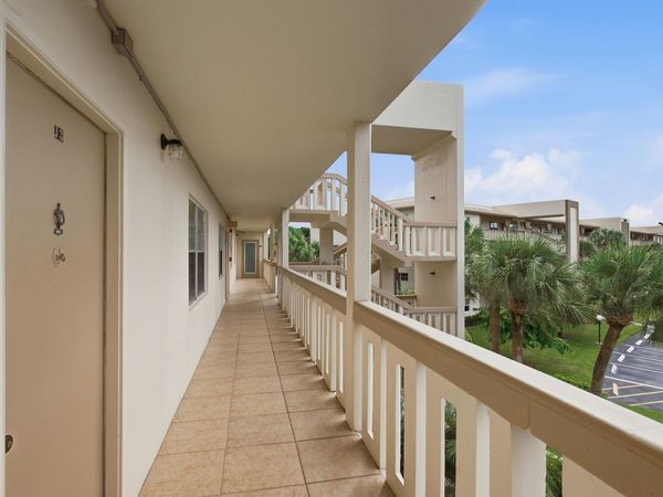 2905 Victoria Place, Unit J3, Coconut Creek, FL 33066