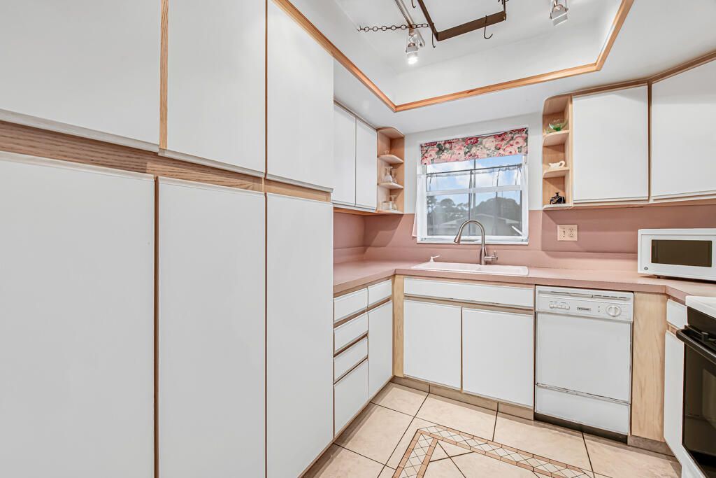 2857 W Ashley Drive W, Unit A, West Palm Beach, FL 33415 Photo