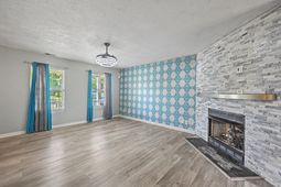 100 Penzance Boulevard photo 4
