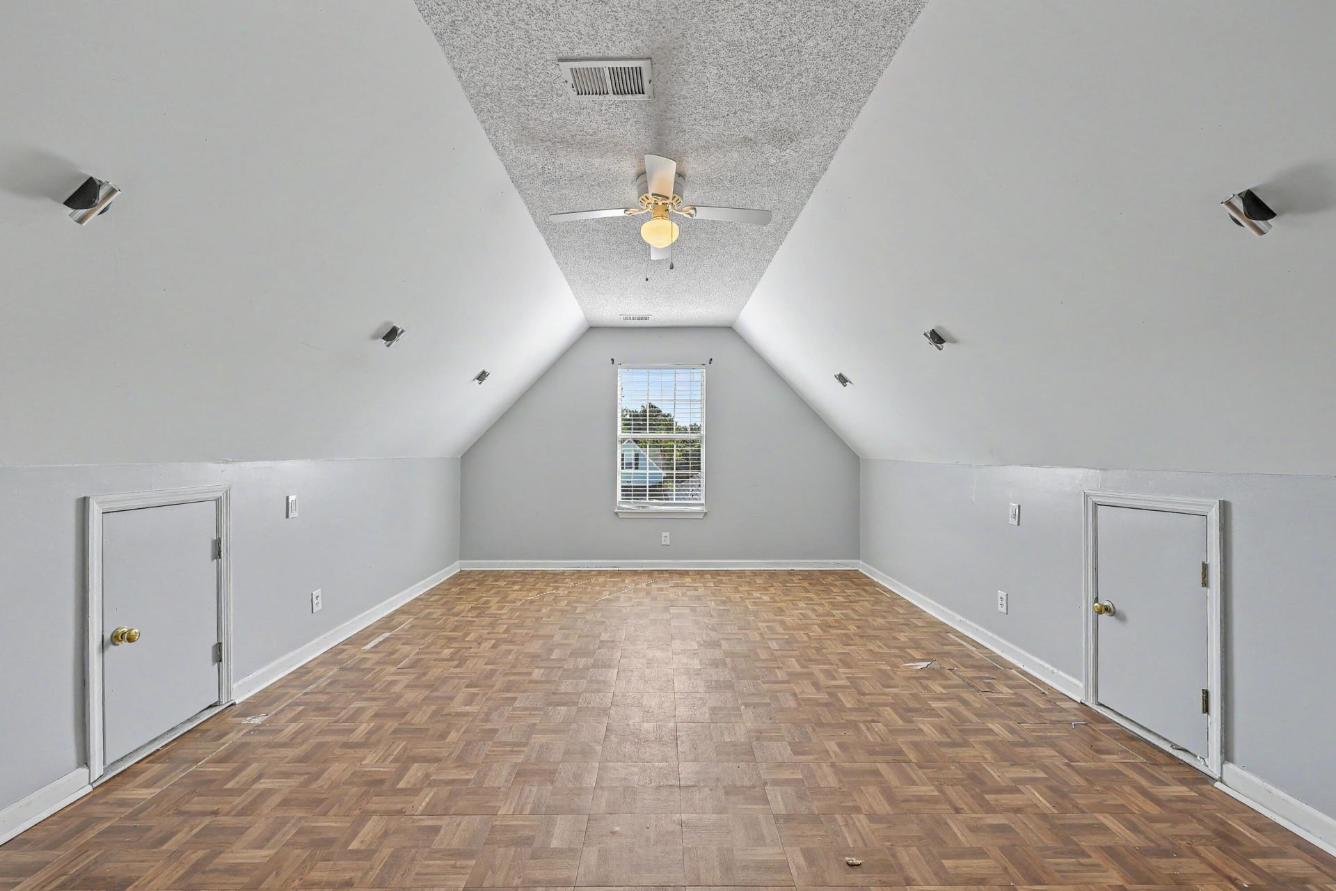 100 Penzance Boulevard Photo 7
