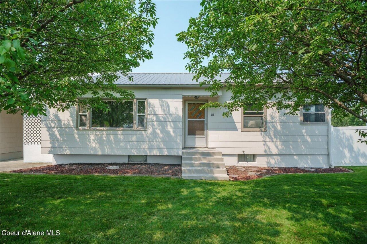 711 E Mullan AVE  primary photo