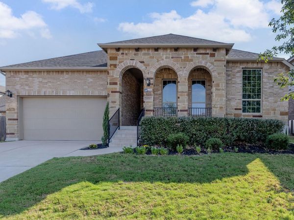 6711 Calabria DR, Round Rock, TX 78665
