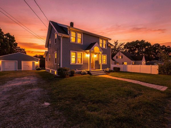 32 Wilmot St, Chicopee, MA 01013