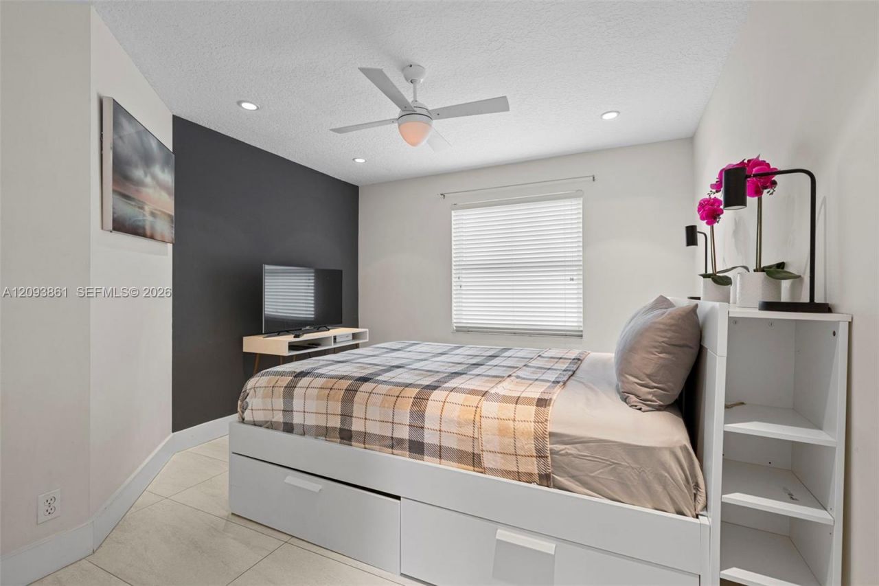 1254 NW 102nd Way , Coral Springs, FL 33071 Photo