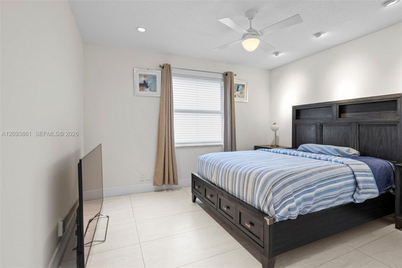 1254 NW 102nd Way , Coral Springs, FL 33071 Photo