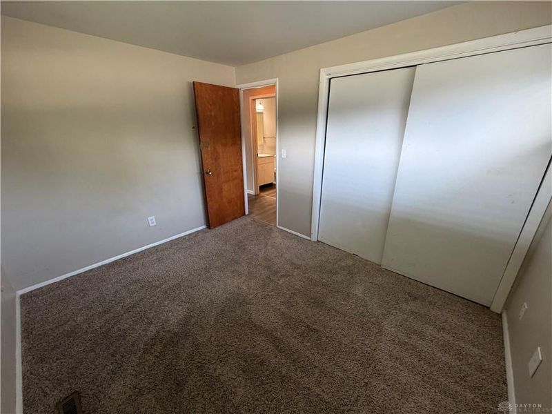 5611 Barnard Drive, Huber Heights, OH 45424 Photo 6