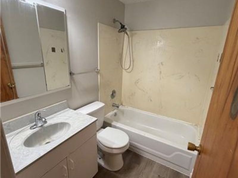 5611 Barnard Drive, Huber Heights, OH 45424 Photo 8