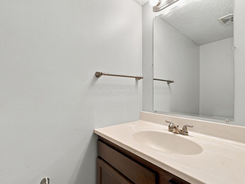 6159 Stornoway Drive S, Columbus, OH 43213 Photo 19