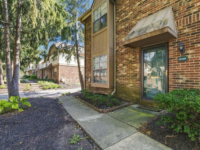 6159 Stornoway Drive S, Columbus, OH 43213 Photo 4