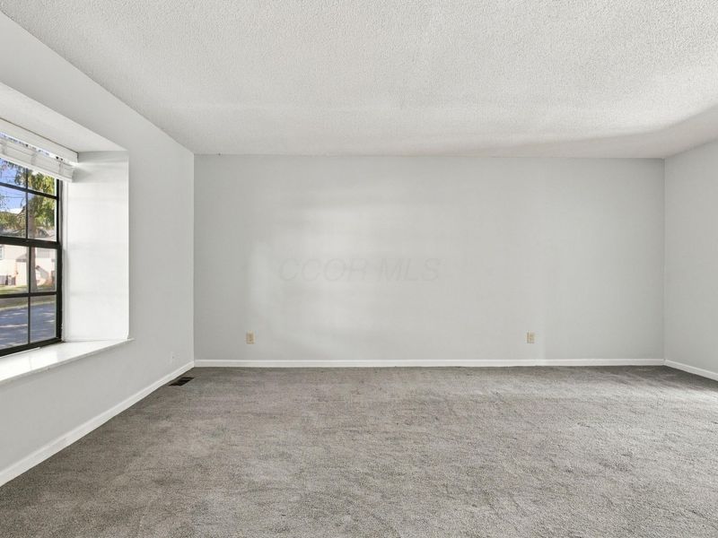6159 Stornoway Drive S, Columbus, OH 43213 Photo 9