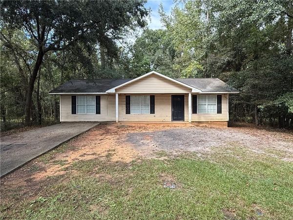 303 E Banyan Street , Bay Minette, AL 36507