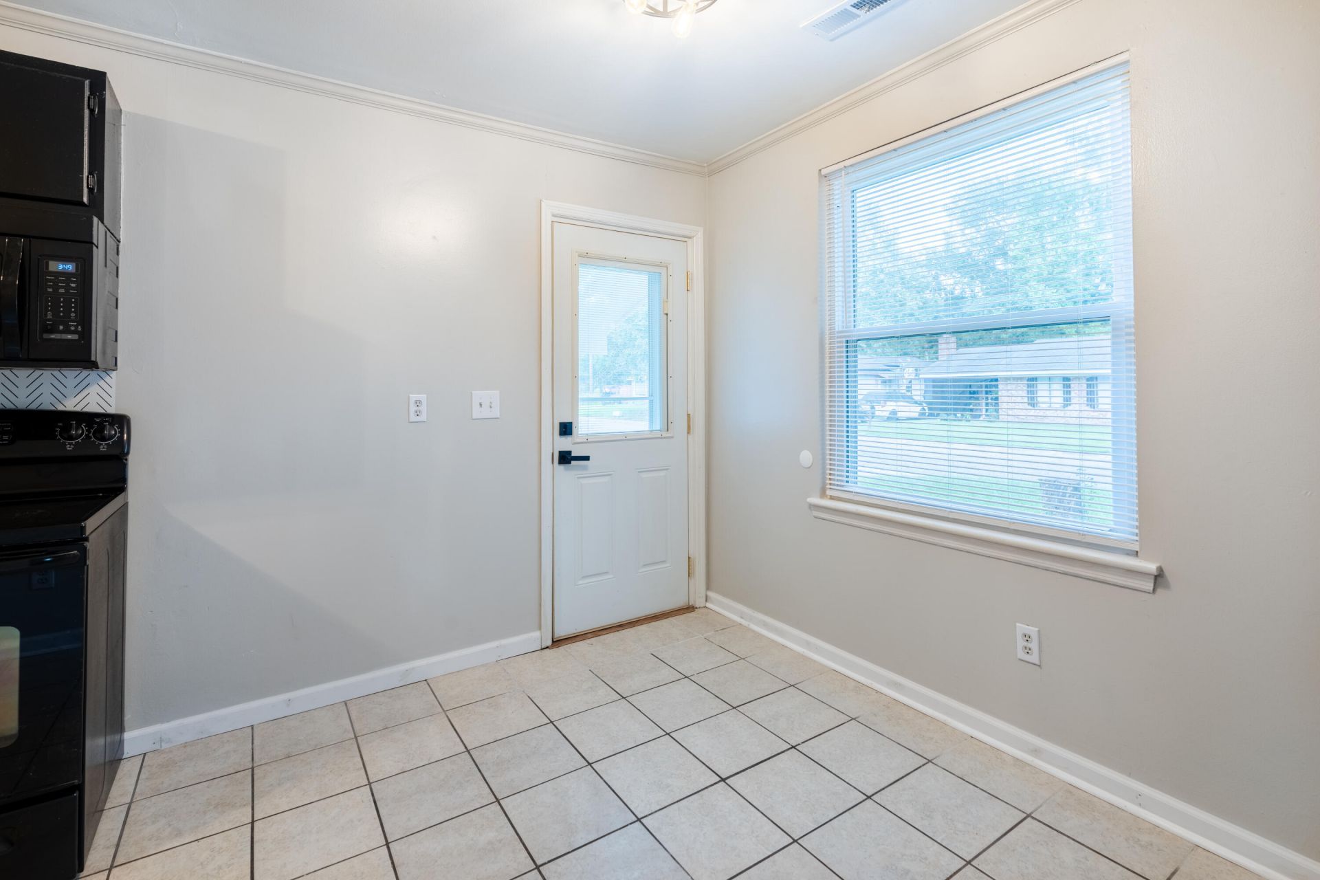 67 Tanbark Court Photo 8