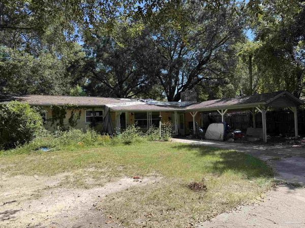 8210 Briese Ln, Pensacola, FL 32514