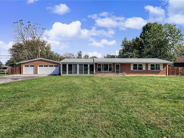 9082 Mary Haynes Drive, Centerville, OH 45458