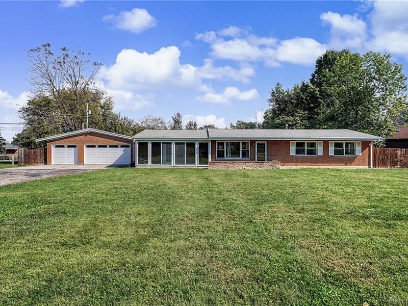 9082 Mary Haynes Drive, Centerville, OH 45458 Photo 1