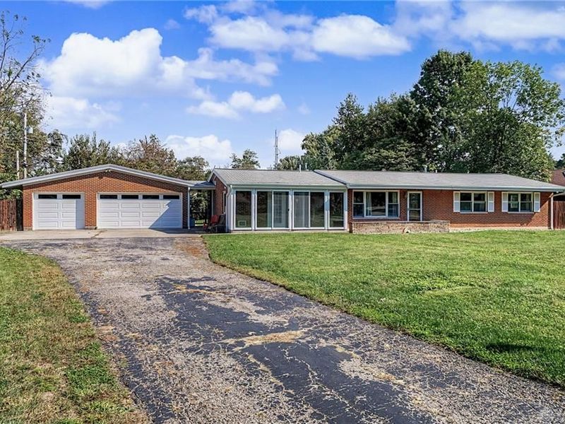 9082 Mary Haynes Drive, Centerville, OH 45458 Photo 3