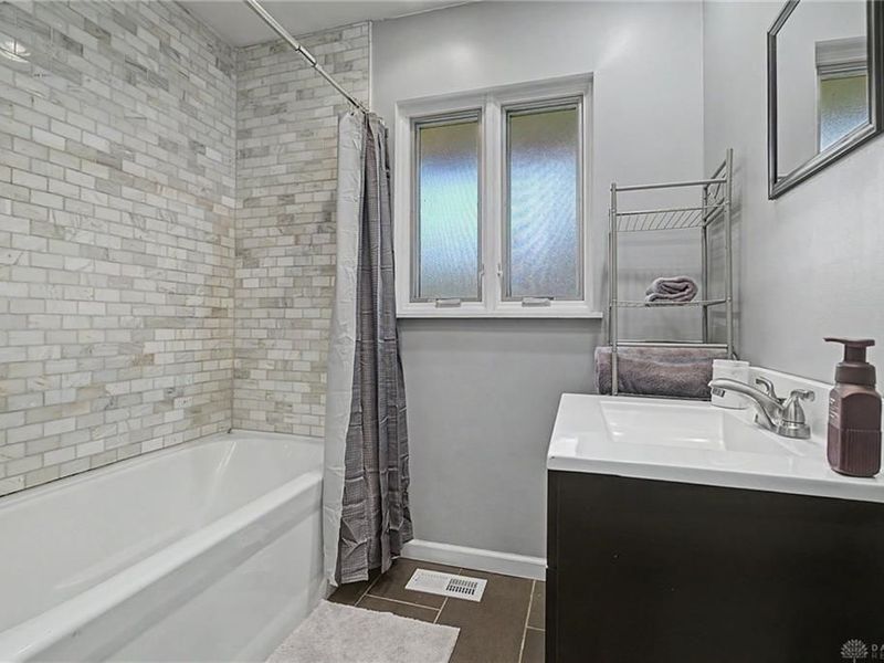 9082 Mary Haynes Drive, Centerville, OH 45458 Photo 40