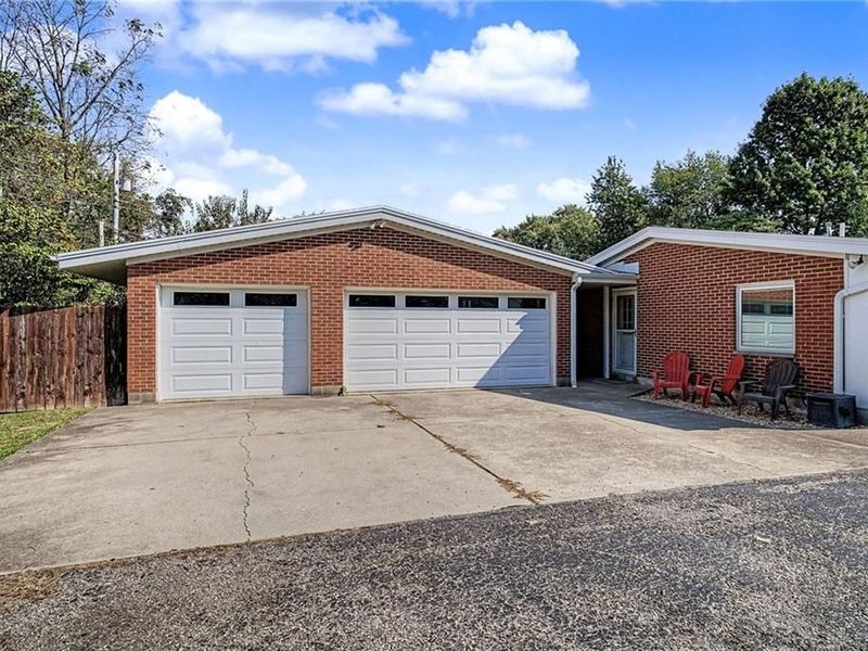 9082 Mary Haynes Drive, Centerville, OH 45458 Photo 5