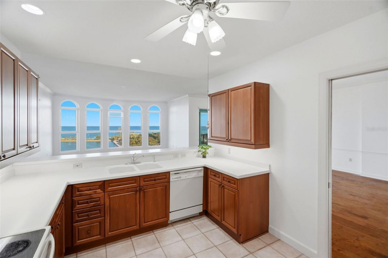 288 Beach Drive Ne, Unit 10B, Saint Petersburg, FL 33701 Photo