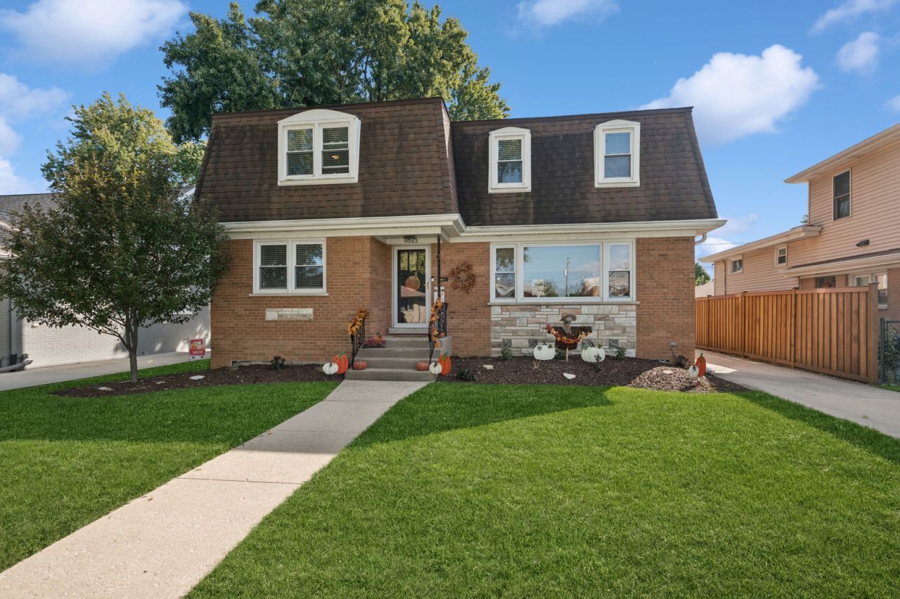 9043 Bartlett Avenue, Brookfield, IL 60513 Main Photo