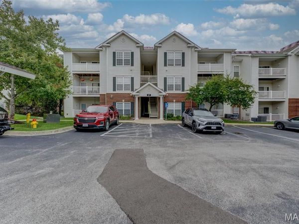 37 Kassebaum Lane , Unit 201, St Louis, MO 63129