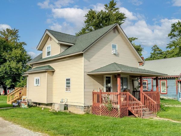 323 E Lake Street, Topeka, IN 46571