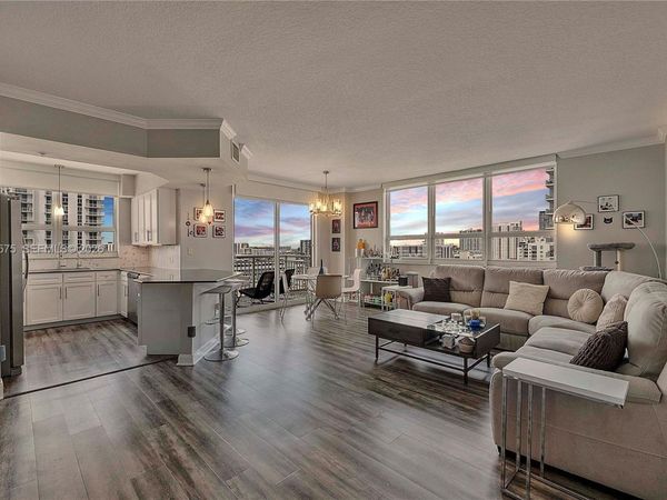 2000 N Bayshore Dr , Unit 1401, Miami, FL 33137
