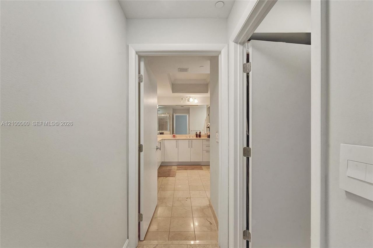 3330 NE 190th St, Unit 410, Aventura, FL 33180 Photo