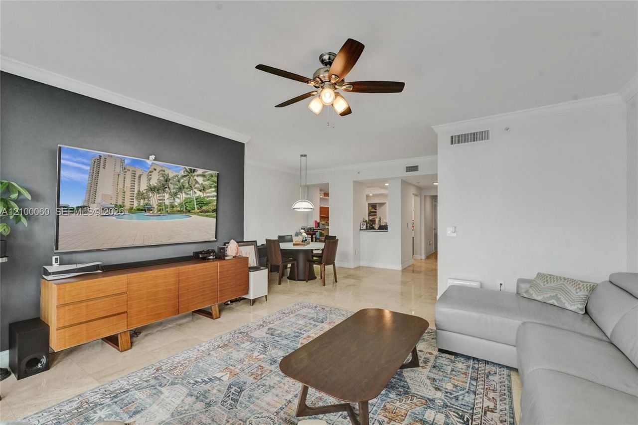 3330 NE 190th St, Unit 410, Aventura, FL 33180 Photo