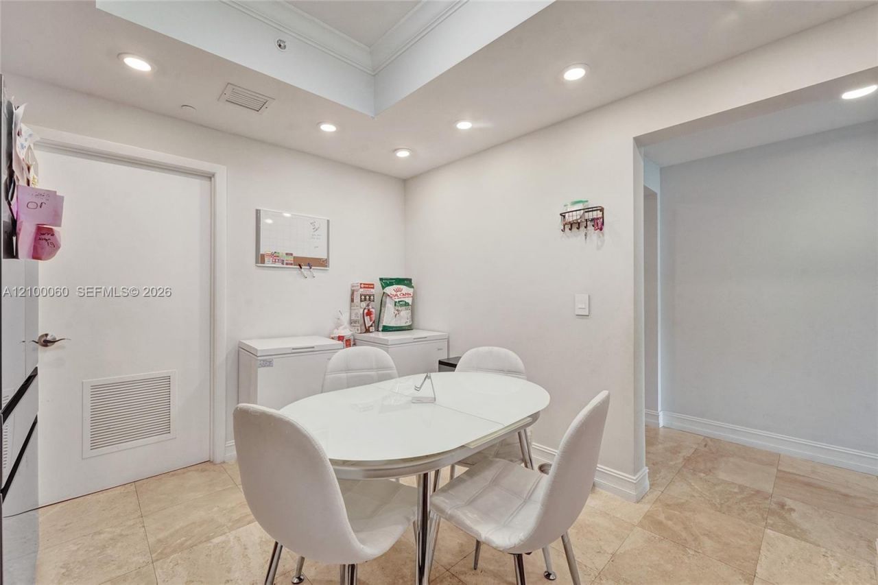 3330 NE 190th St, Unit 410, Aventura, FL 33180 Photo