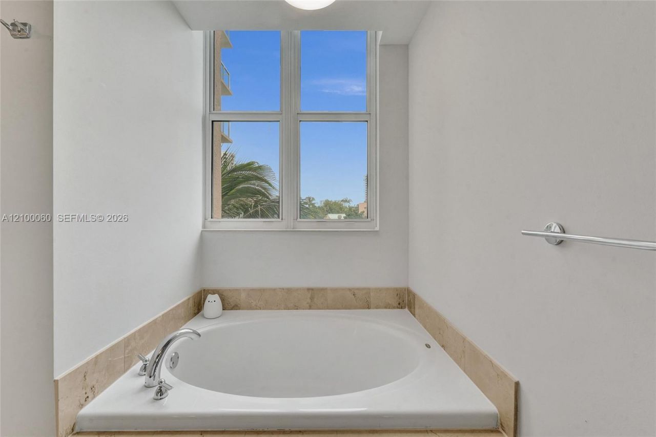 3330 NE 190th St, Unit 410, Aventura, FL 33180 Photo