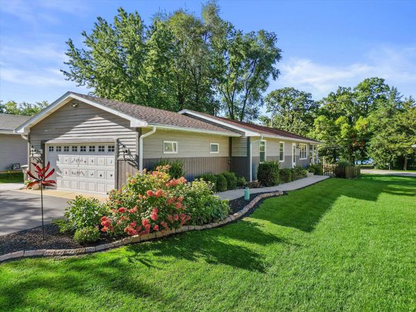 27151 99th St, Salem Lakes, WI 53179