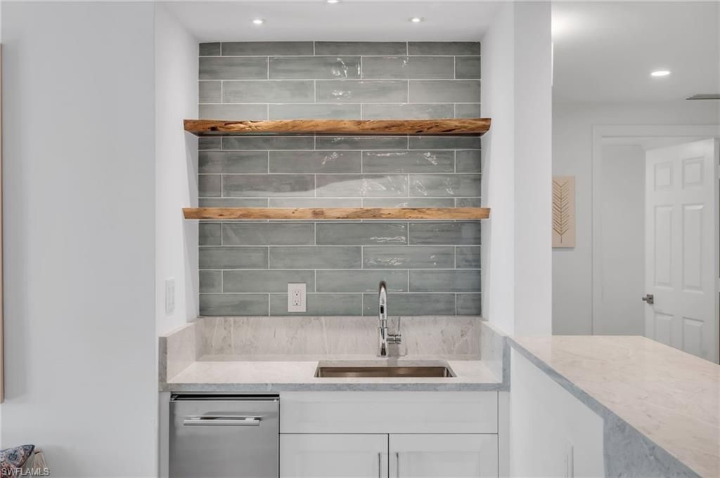 6075 Pelican Bay Blvd , Unit 303, Naples, FL 34108 Photo