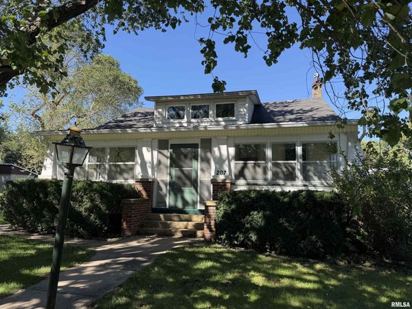 207 N 4TH Street, Oquawka, IL 61469