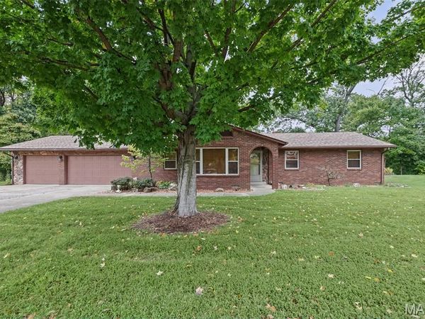 217 Hall Point , Fairview Heights, IL 62208
