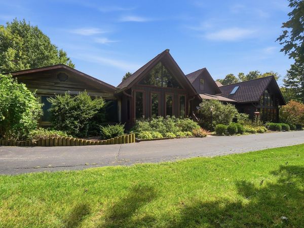 8446 U.S. 36 , Saint Paris, OH 43072