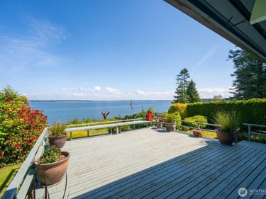 6883 Holeman Avenue , Blaine, WA 98230