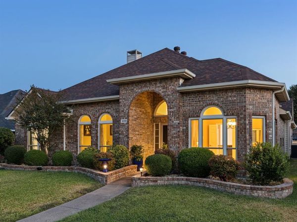 1008 E Grubb Drive , Mesquite, TX 75149