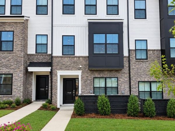 7548 Mashburn Drive , Charlotte, NC 28269