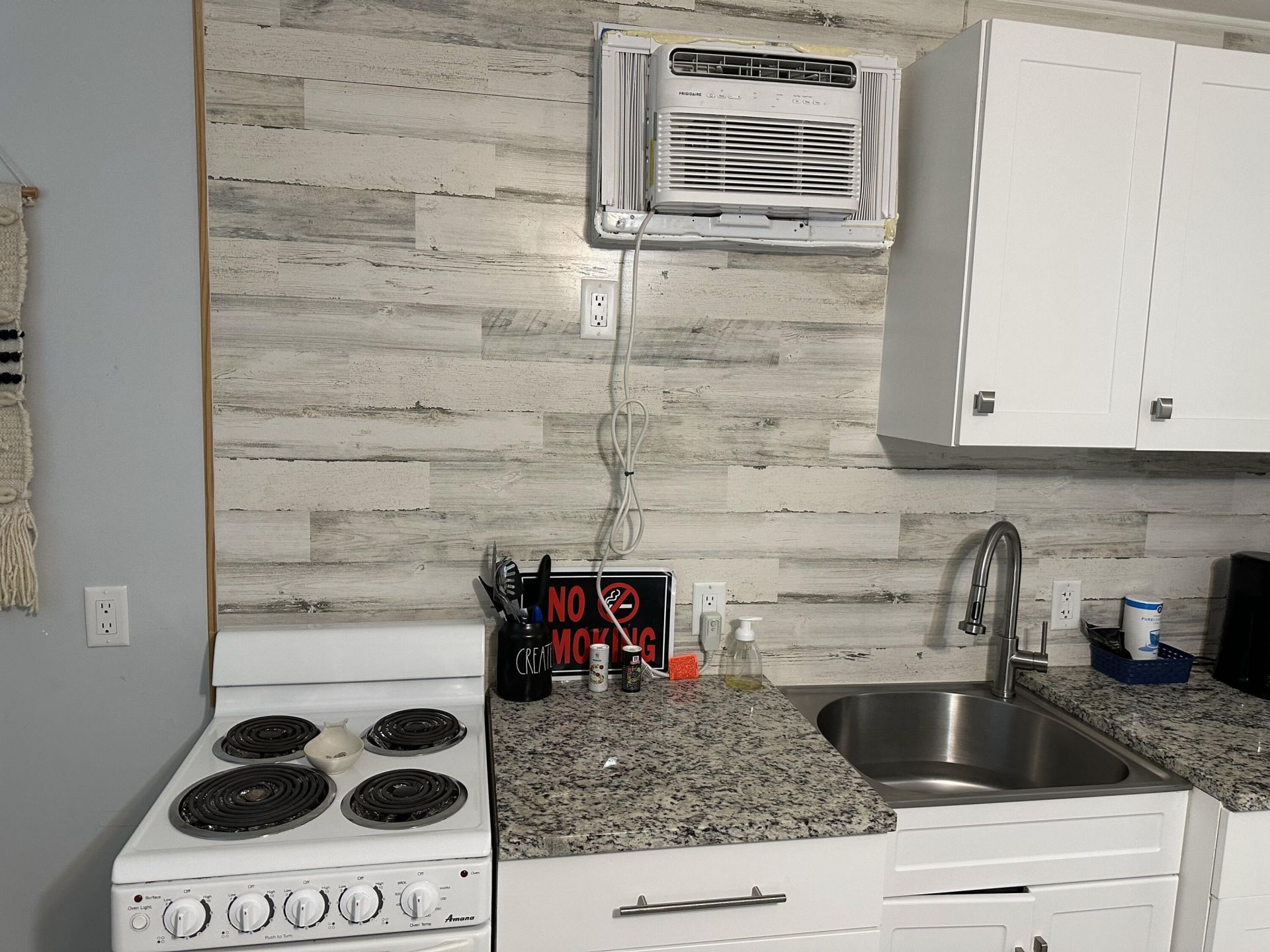 1258 Beach Road, Unit 9 Studio, Singer Island, FL 33404 Photo