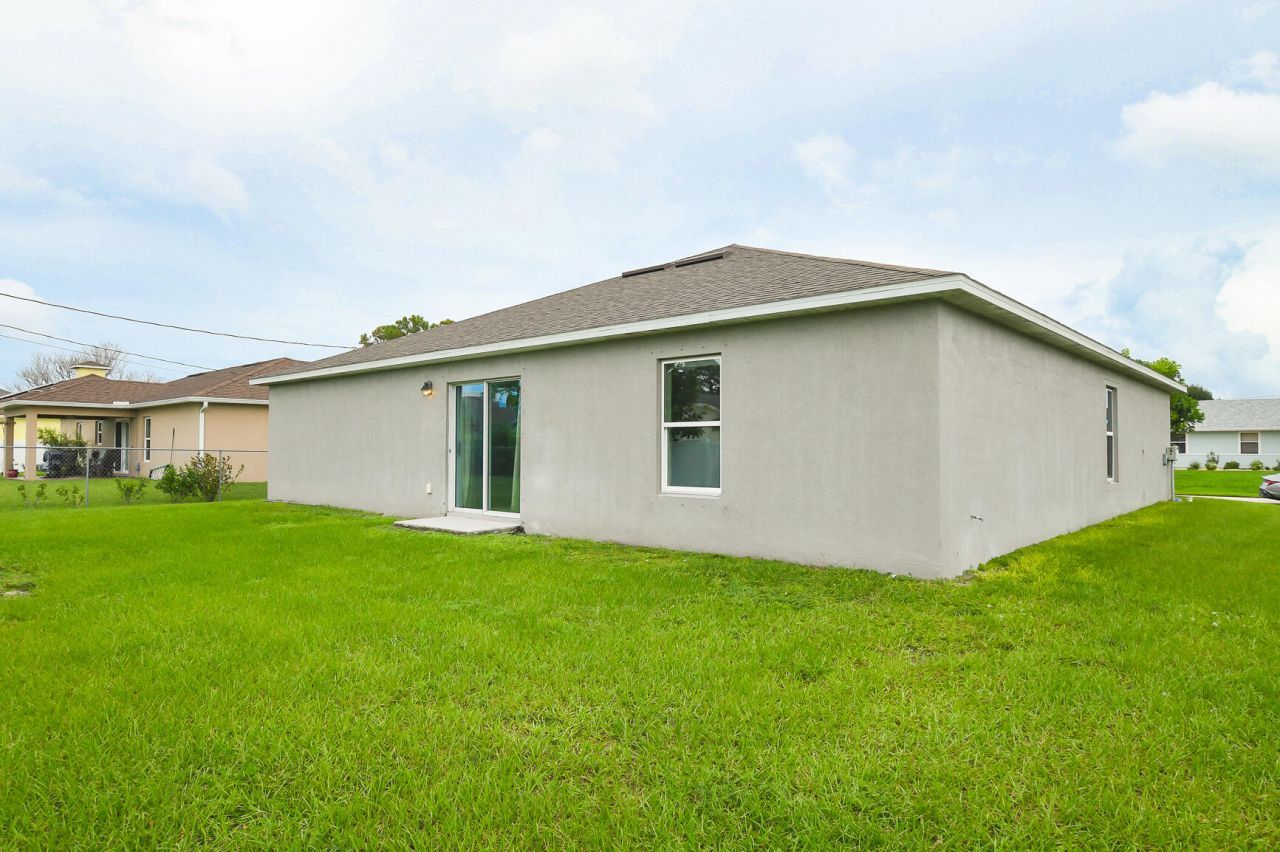 3076 SW Lucerne Street Sw, Unit 3076, Port Saint Lucie, FL 34953 Photo