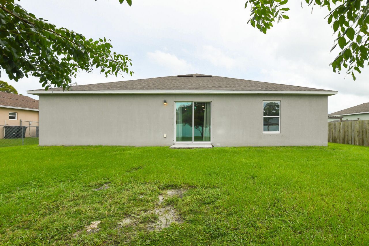 3076 SW Lucerne Street Sw, Unit 3076, Port Saint Lucie, FL 34953 Photo
