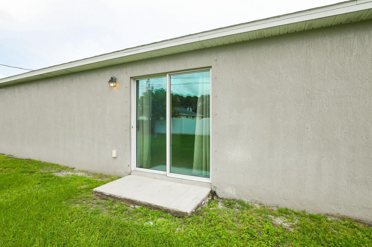 3076 SW Lucerne Street Sw, Unit 3076, Port Saint Lucie, FL 34953 Photo