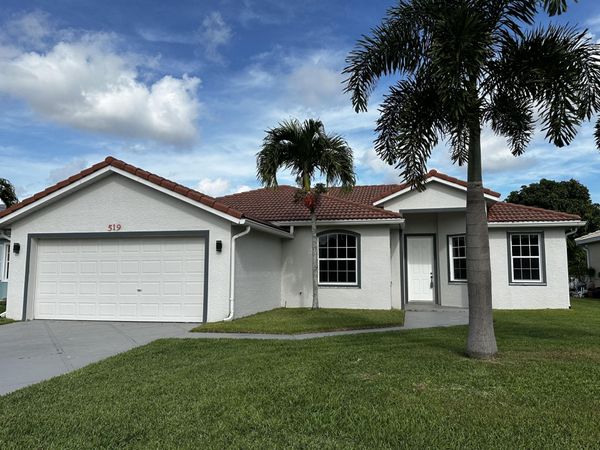 519 NW EMBER Way, Jensen Beach, FL 34957