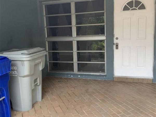 224 NE 24th Avenue, Unit E, Pompano Beach, FL 33062